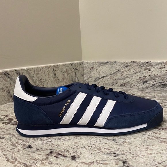 ADIDAS TERRY FOX 40th ANNIVERSARY SIZE US10 - Picture 4 of 9